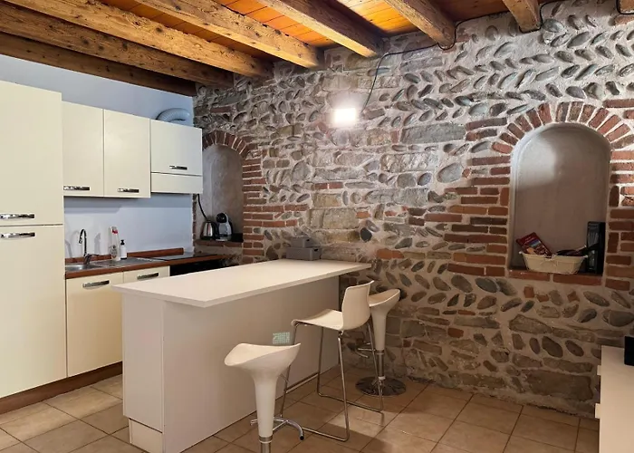 Houseberg Pignolo 8